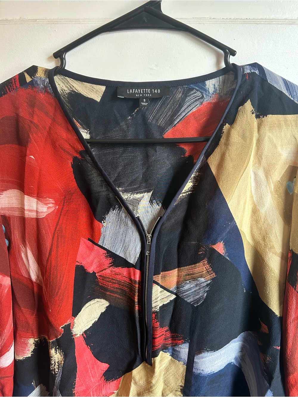 Lafayette 148 New York 100% Silk Multicolor Abstract V-Neck Zip-Front Blouse - Picture 3 of 7